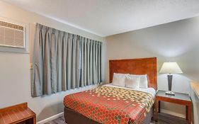 Econo Lodge Inn & Suites Yreka